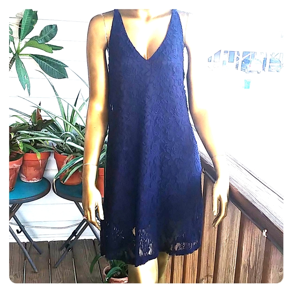 NWT Lacey V Midi Dress